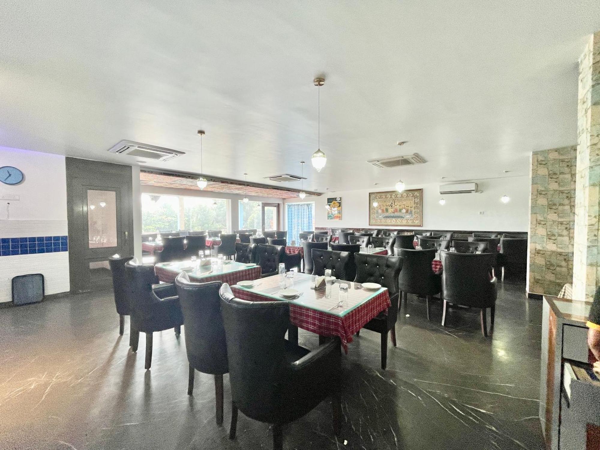 Hotel V-I Near Sea , Puri Private-Park -Gym-Spa Fully-Airconditioned-Hotel Lift-And-Parking-Facilities Breakfast-Included Bagian luar foto