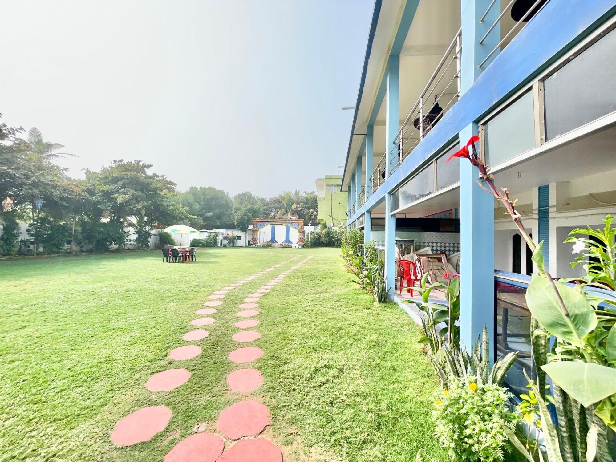 Hotel V-I Near Sea , Puri Private-Park -Gym-Spa Fully-Airconditioned-Hotel Lift-And-Parking-Facilities Breakfast-Included Bagian luar foto