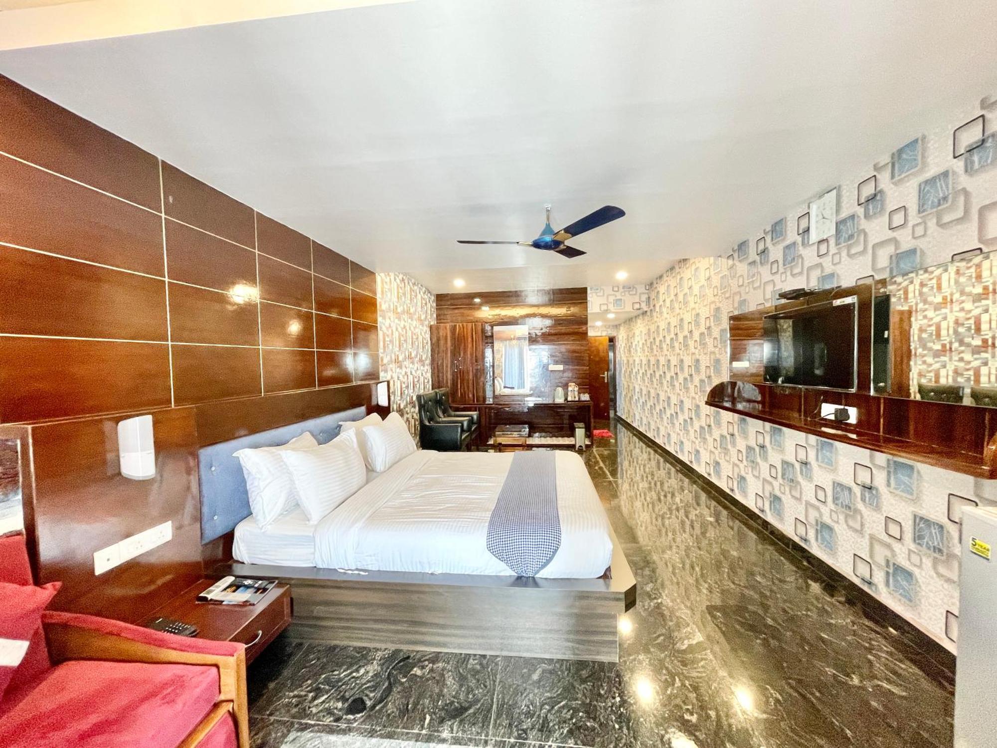 Hotel V-I Near Sea , Puri Private-Park -Gym-Spa Fully-Airconditioned-Hotel Lift-And-Parking-Facilities Breakfast-Included Bagian luar foto