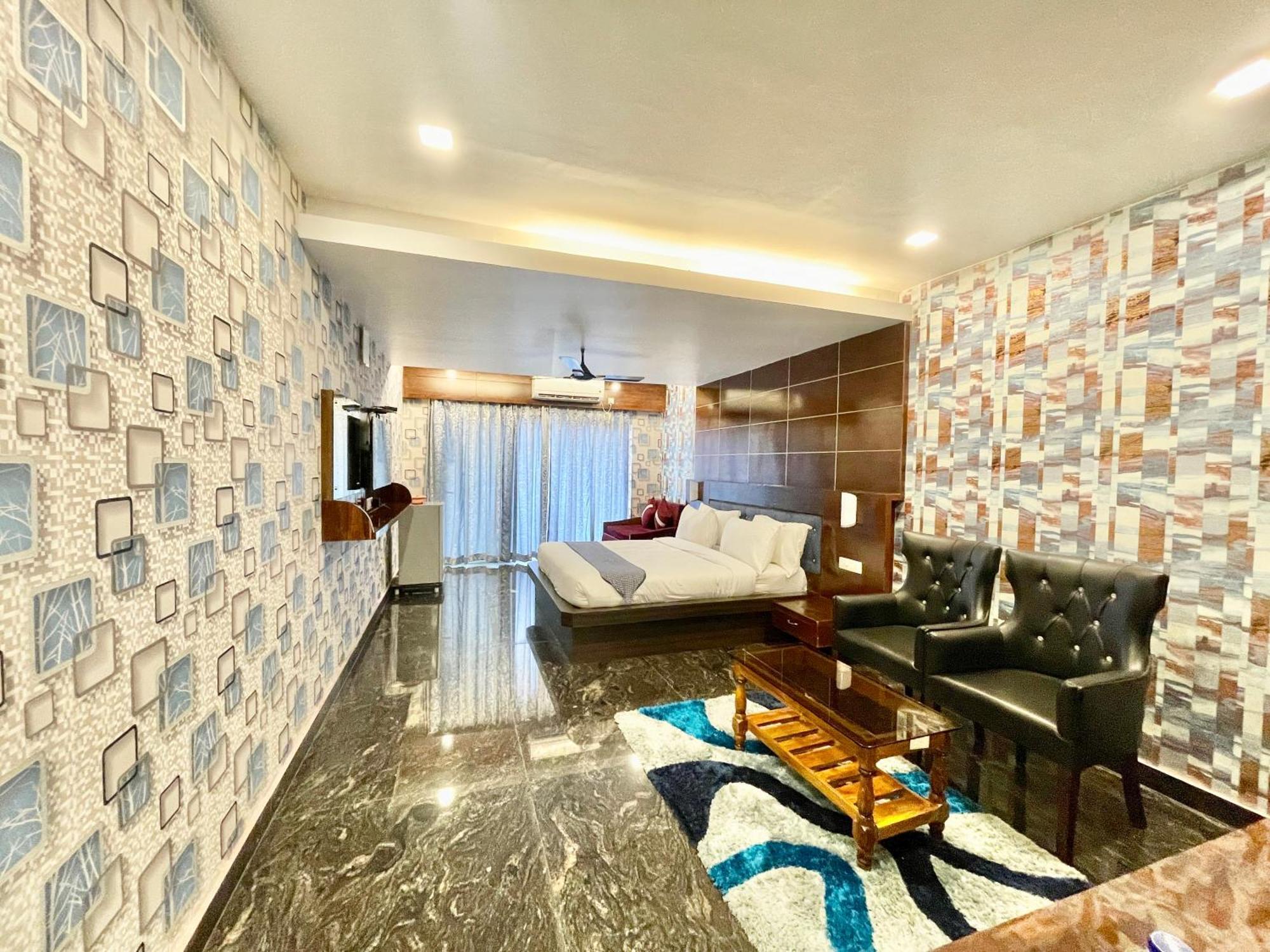 Hotel V-I Near Sea , Puri Private-Park -Gym-Spa Fully-Airconditioned-Hotel Lift-And-Parking-Facilities Breakfast-Included Bagian luar foto
