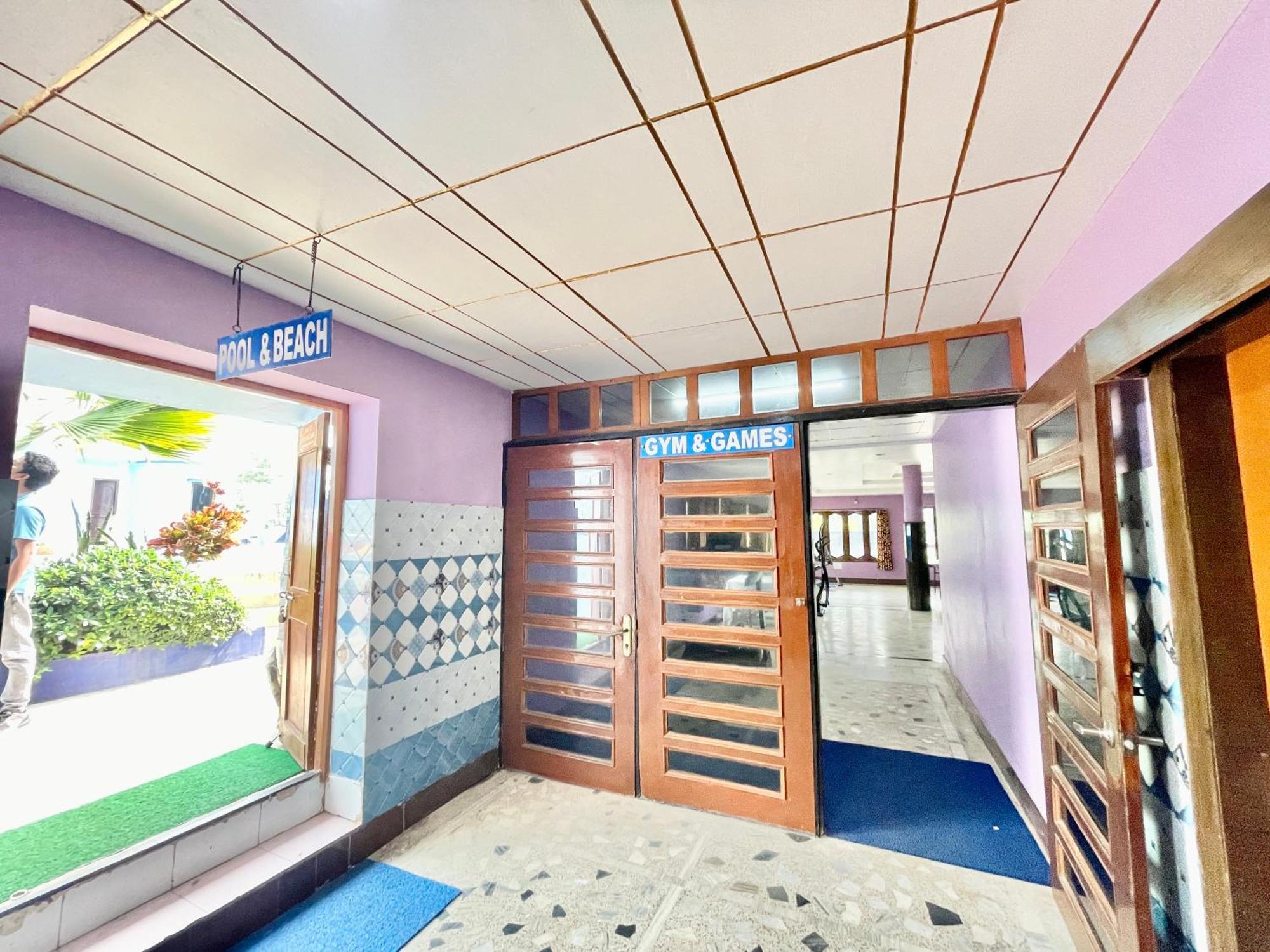 Hotel V-I Near Sea , Puri Private-Park -Gym-Spa Fully-Airconditioned-Hotel Lift-And-Parking-Facilities Breakfast-Included Bagian luar foto