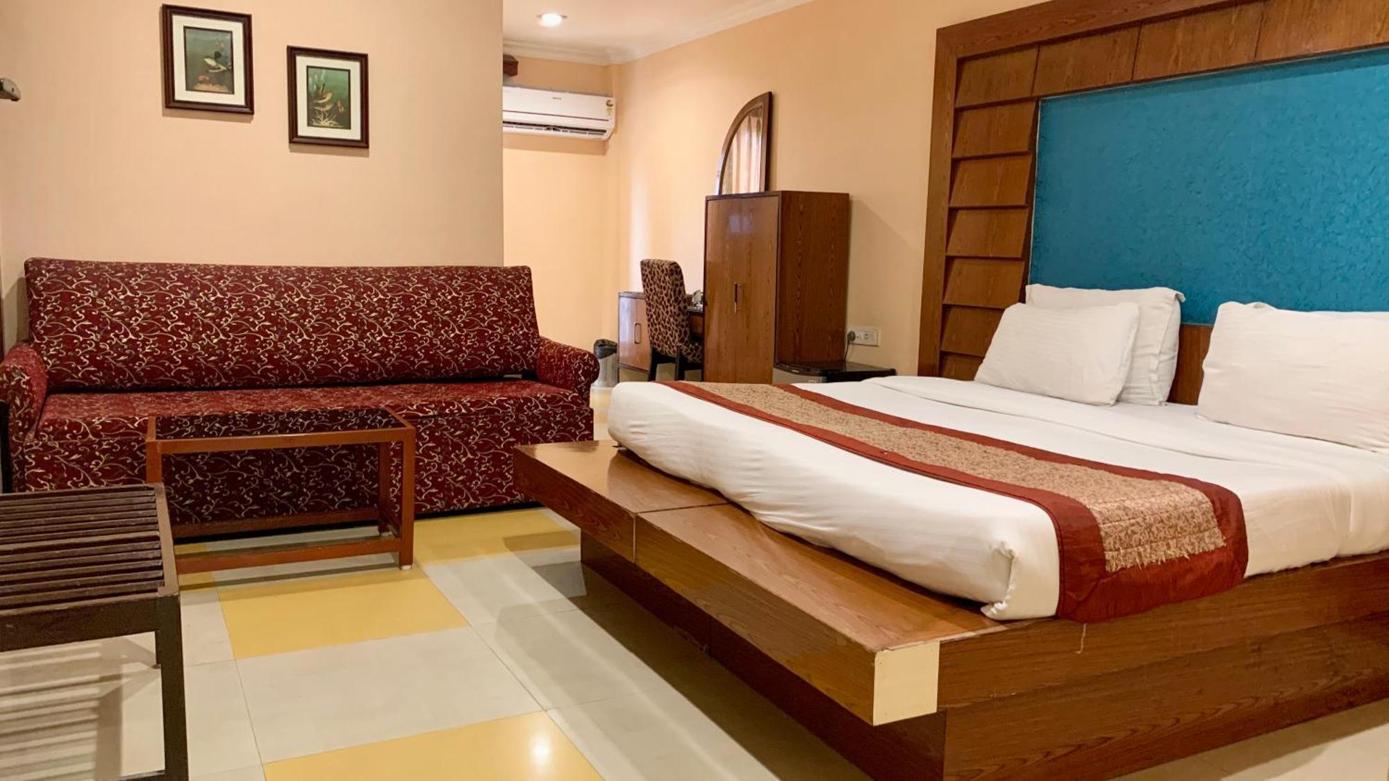 Hotel V-I Near Sea , Puri Private-Park -Gym-Spa Fully-Airconditioned-Hotel Lift-And-Parking-Facilities Breakfast-Included Bagian luar foto