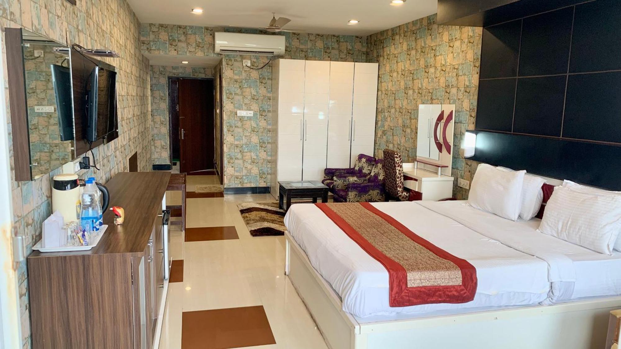 Hotel V-I Near Sea , Puri Private-Park -Gym-Spa Fully-Airconditioned-Hotel Lift-And-Parking-Facilities Breakfast-Included Bagian luar foto